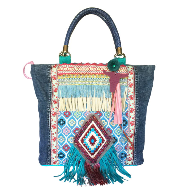 Tote handbag with fringe in colored Ibiza style