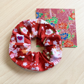 Bloemen scrunchie - rood met sakura