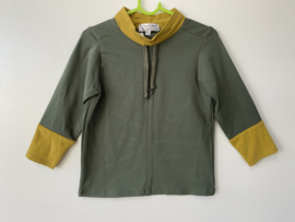 Shirtje Tricot/stretch groen, mosterdgele manchet