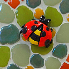 Mozaïek DIY-pakket Hartje op Standaard – Lieveheersbeestje – 18 cm