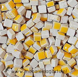 Mini Keramiek tegeltjes 5x5 mm per 25 gram Warm Geel 101