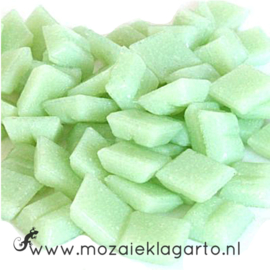 Basis  glastegeltjes 1 x 1 cm per 50 gram Pistache groen 021