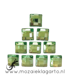 Glas facet geslepen vierkant 10 mm per 10  Groen 012