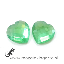 Glas facet geslepen hartje 15 mm per 2  Groen 1206