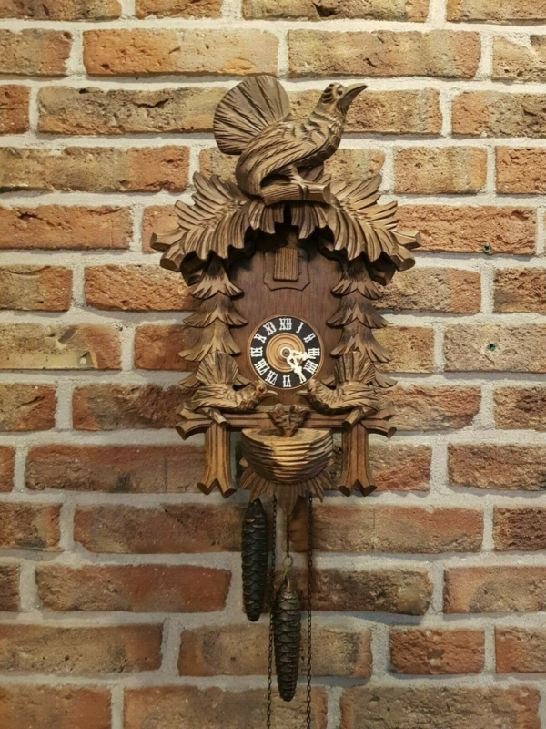Vintage Black Forest Colorful Bird Nest Cuckoo Clock with movable feeding birds