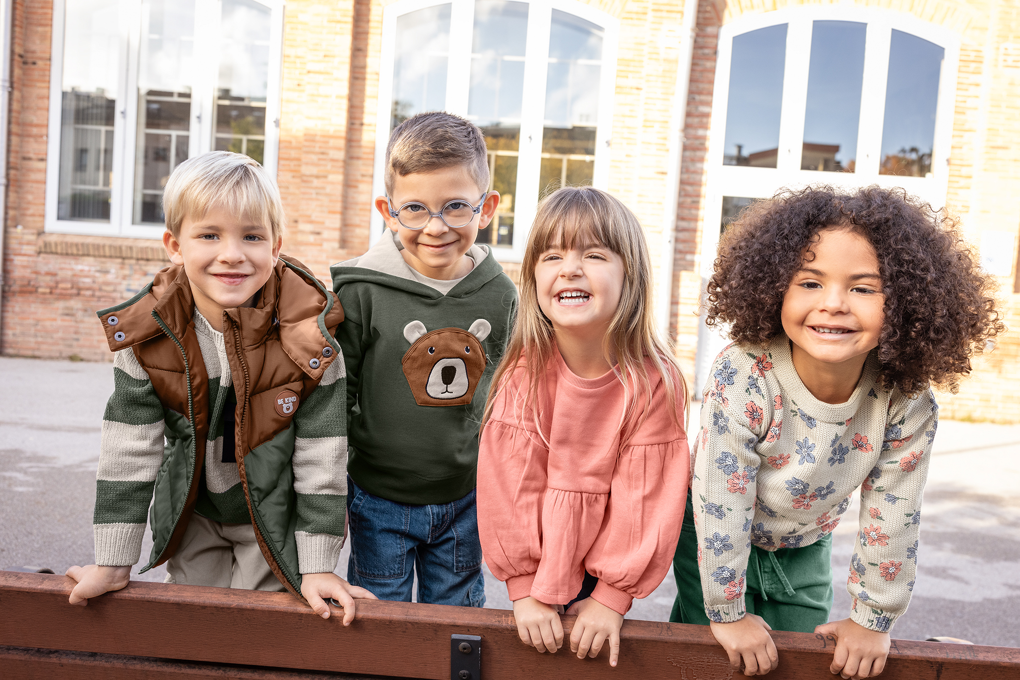 SWEATER FLOWERS, MELOEN ORANJE