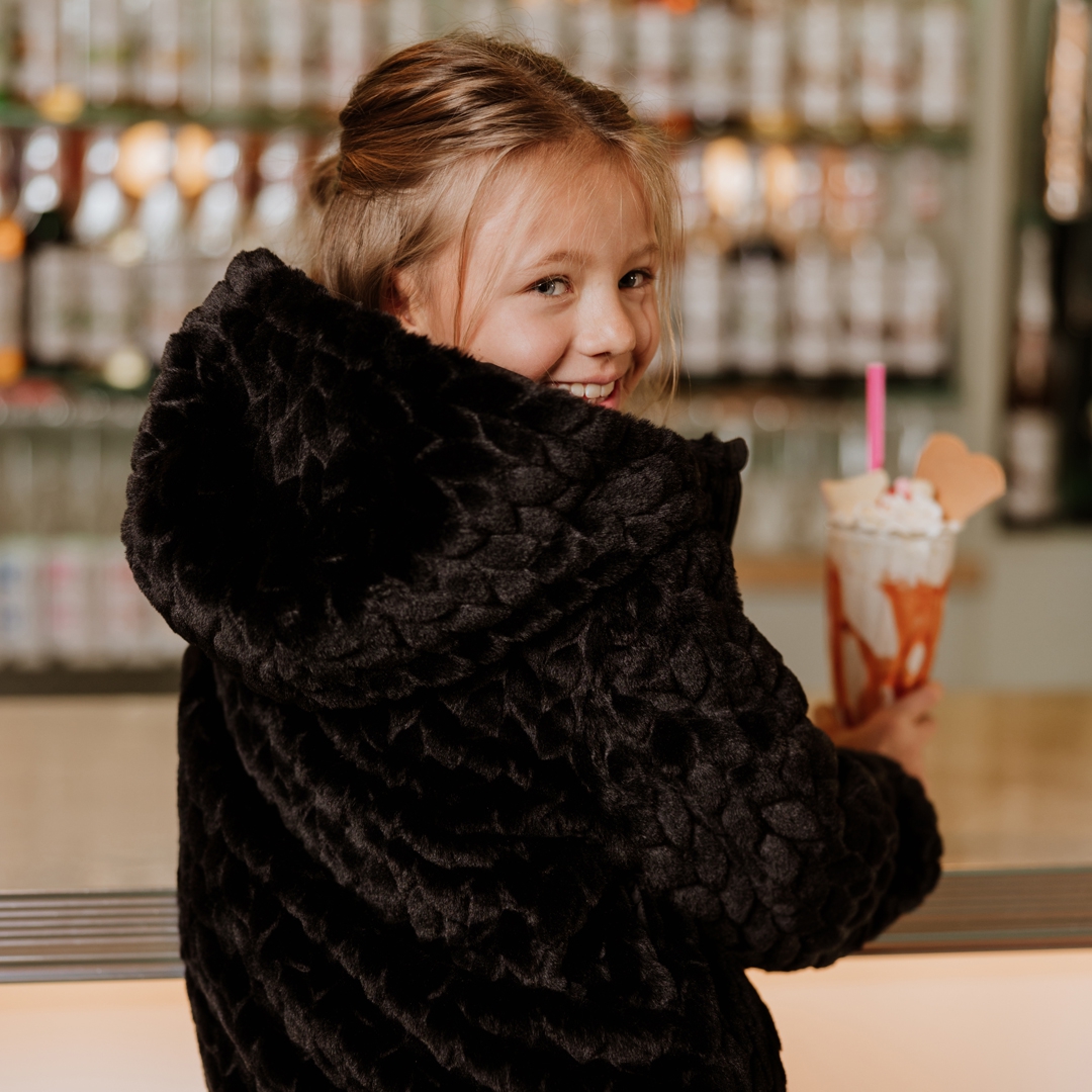 JAS FLUFFY, ZWART