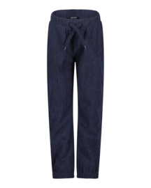 CHINO DONKER BLAUW, ESSENTIELS
