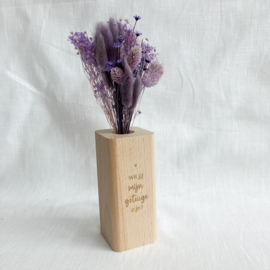 Houten vaasje met droogbloemen - vraag GETUIGE