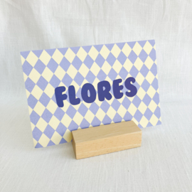 Flores - Geboortekaartje met harlekijnruitjes in blauw en botergeel