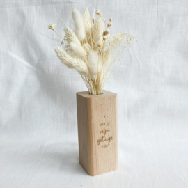 Houten vaasje met droogbloemen - vraag GETUIGE