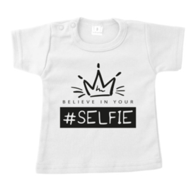 T-Shirt Believe in your selfie, maat 56