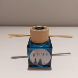 10 blauwe parfumflesjes, versierd met ronde naamsticker