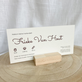 Frieke - Minimalistisch geboortekaartje met bordeaux (50st)