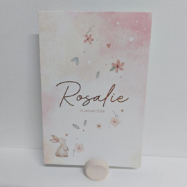 Rosalie - Geboortekaart met zachtroze aquarel, bloempjes en konijntje