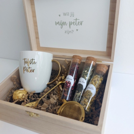 Houten kistje met thee - vraag meter of peter