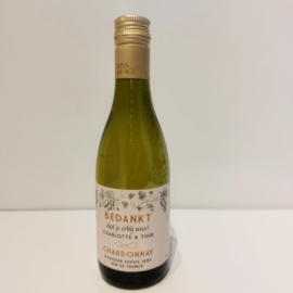 Witte wijn met feestetiket