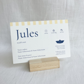 Jules - Zachtgeel gestreepte geboortekaart met Bootje