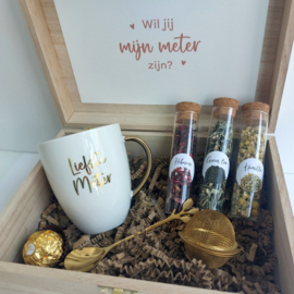 Houten kistje met thee - vraag meter of peter