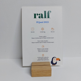 Ralf - Speels geboortekaartje met kleurrijke letters en toekan