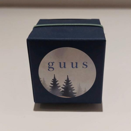 10 donkerblauwe kubusdoosjes, gevuld en gepersonaliseerd