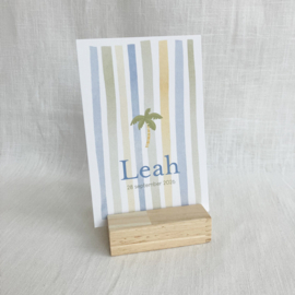 Leah - Zomers geboortekaartje met palmboom en zachte strepen
