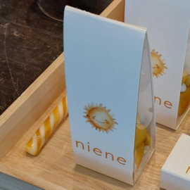 10 hoge doosjes met gepersonaliseerde wikkel, gevuld
