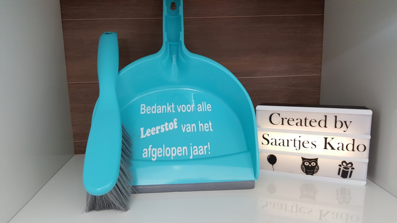 Hedendaags Gepersonaliseerd | Juf blik en veger | Saartjes Kado MZ-11