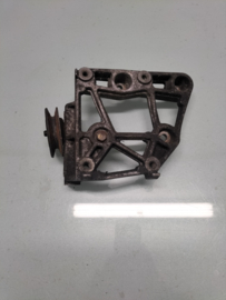 Montageplaat aircopomp Nissan 11910-BN300 Gebruikt