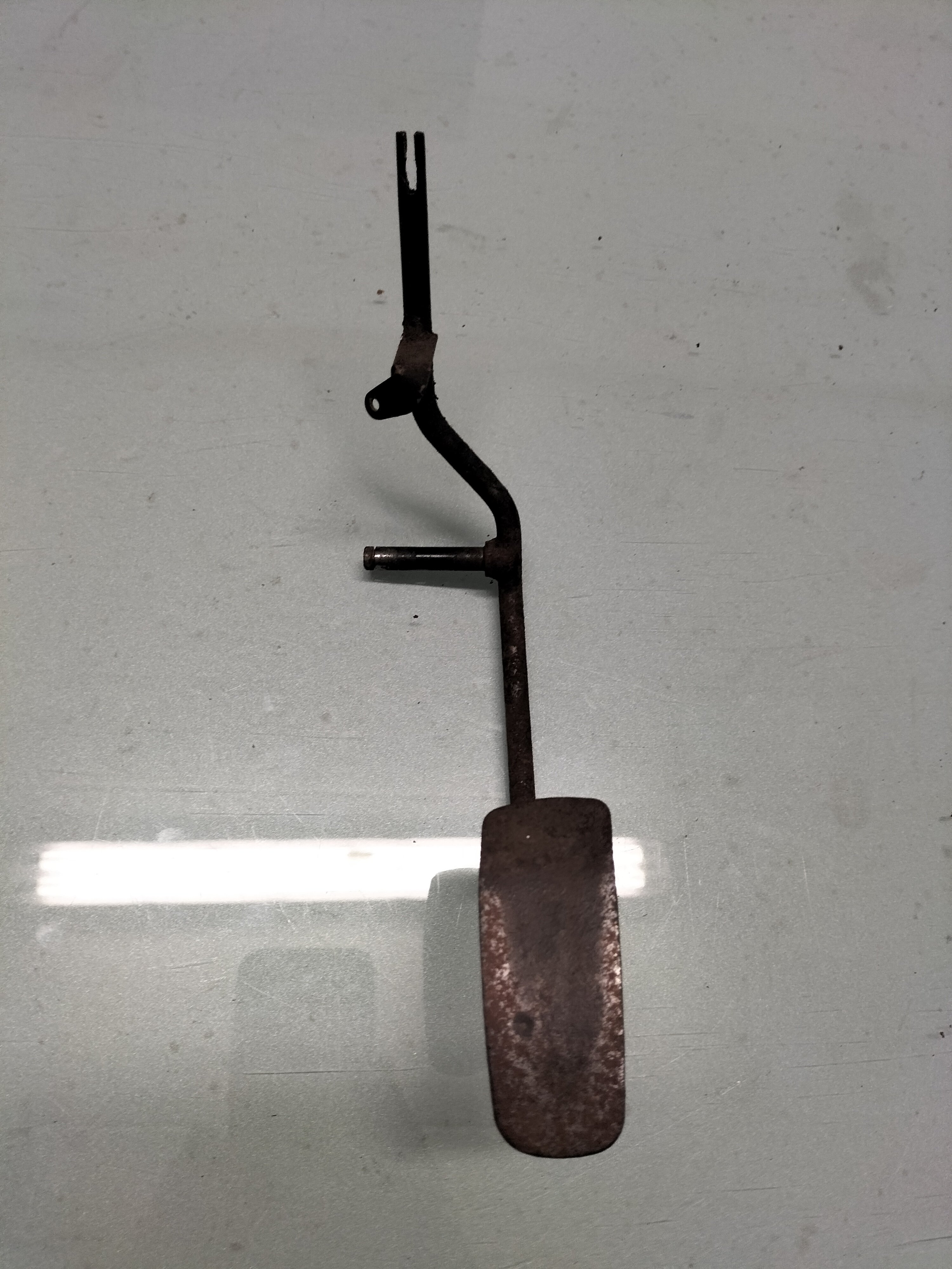 Gaspedaal Datsun cherry E10 18100-M1000 Gebruikt