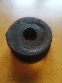 Draagarmrubber vooras Nissan 54476-01P00 S12/ Z31 Gebruikt.