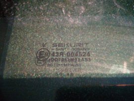 Zijruit linksachter Nissan Terrano2 R20 83341-0X001 (43R-004524) Gebruikt.