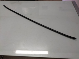Moulding-windshield upper, center Nissan Almera N16 72752-BM400 Original.