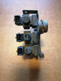 Vacuümventiel Nissan Terrano2 R20 14956-G2412 gebruikt.