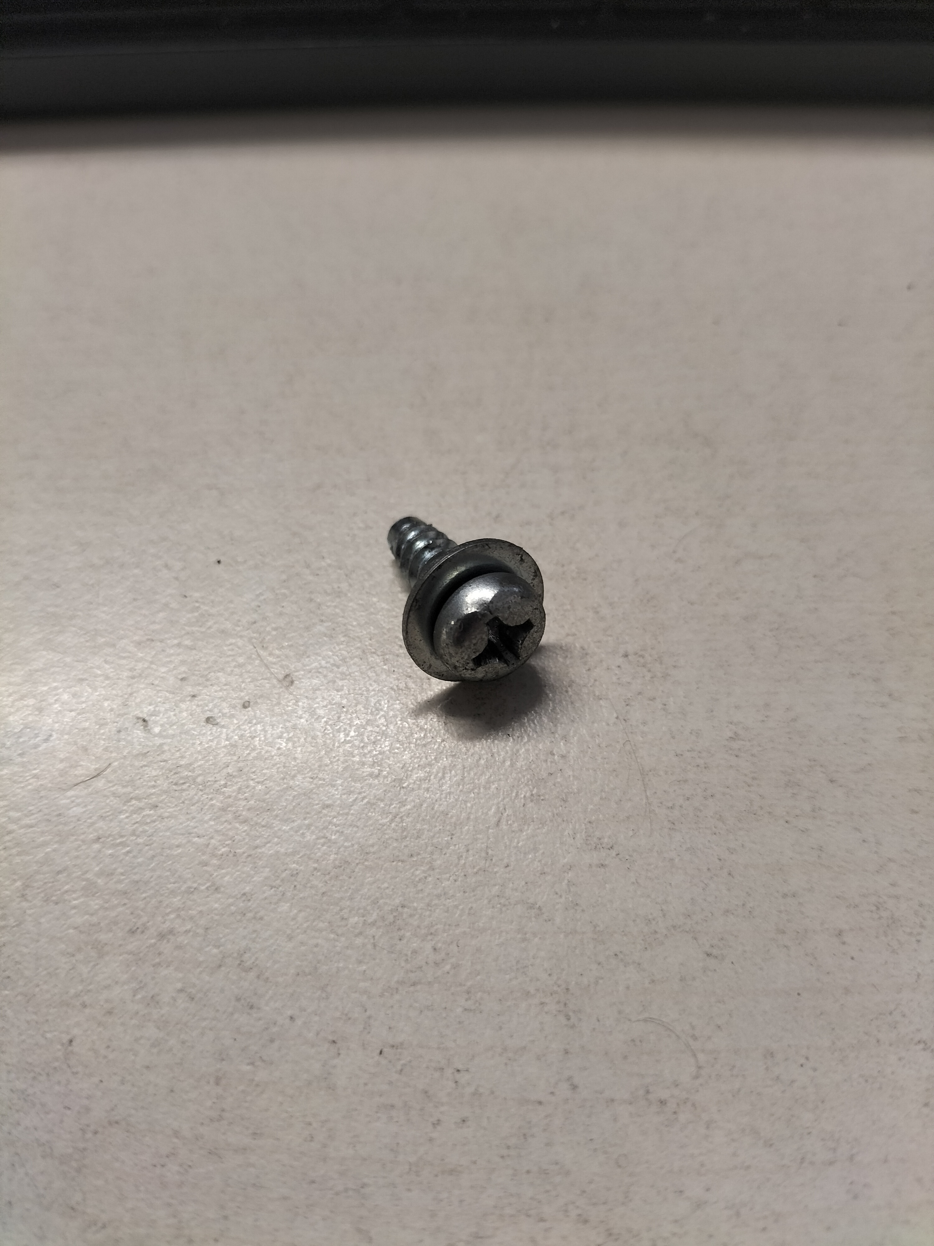 Kruiskopschroef Nissan M5,75 X 15 08513-61623 Gebruikt.