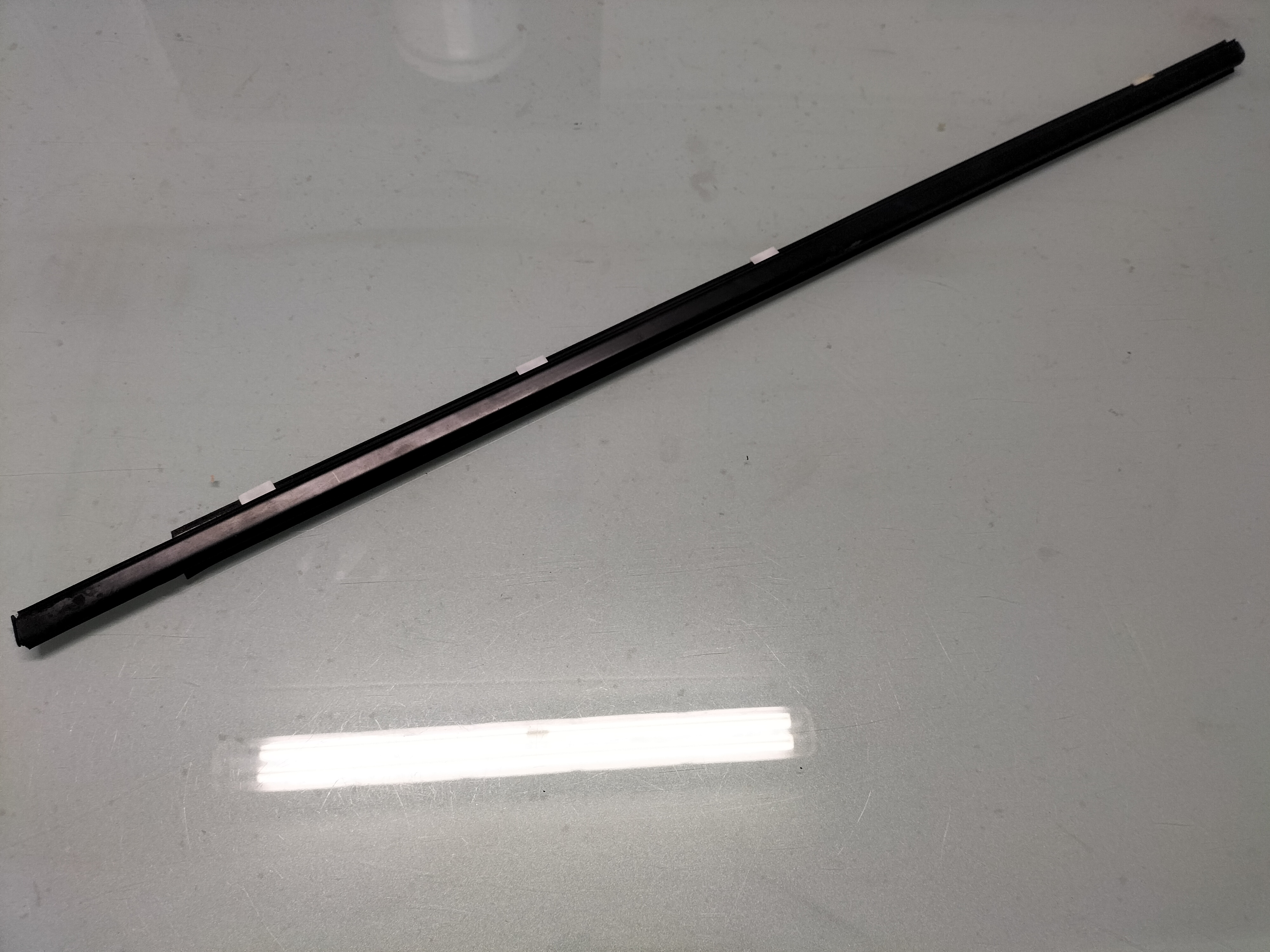 Portierraamgeleider linksvoor Nissan Qashqai J10 80821-JD00A Gebruikt.