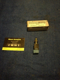 Remlichtschakelaar Nissan 25320-75A00