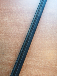 Sierlijst buitenzijde achterportier rechts Nissan Primera P11 82820-2F000 Gebruikt.
