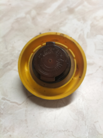 Cap assy-oil filler Nissan 15255-00Q0B C13/ E11/ E12/ F15/ J10/ J11/ JJ10/ K14/ M20M/ T32/ Z12 Used part.
