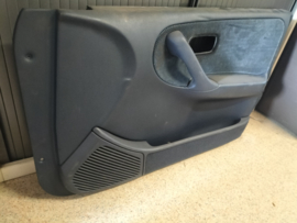 Deurpaneel rechtsvoor Nissan Primera P10 (80900-90J00) Gebruikt.