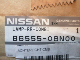 Achterlicht links Nissan Urvan E24 B6555-08N00 (Koito 220-24522) Origineel, met fittingset.