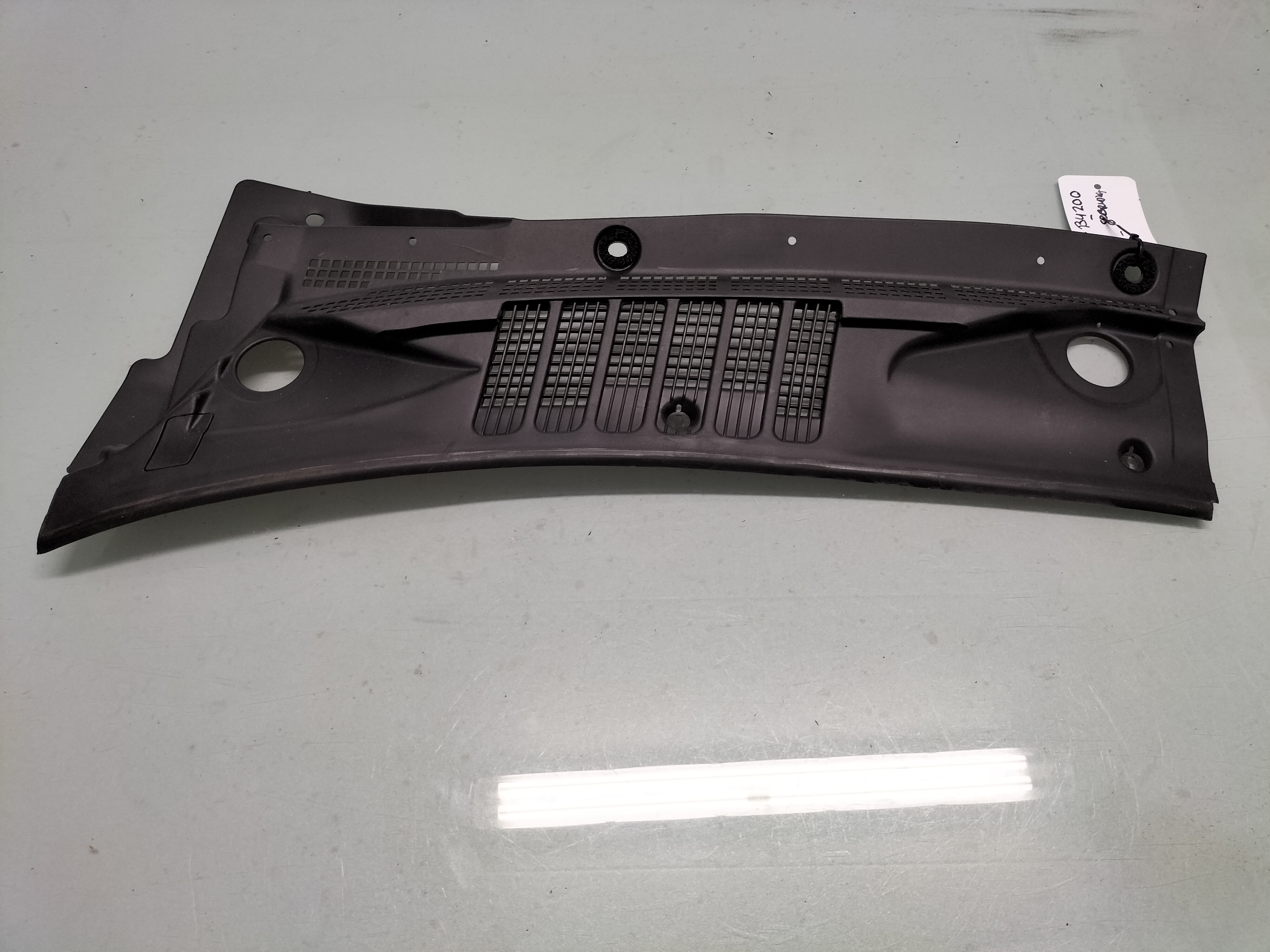 Cover-cowl top grille Nissan 66863-BU200 Used part
