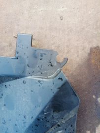 Radiator grille-upper  Nissan Qashqai J12 Damage.