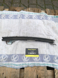 Raamgeleider Nissan Almera N15. Rechtsvoor. 80383-0N005