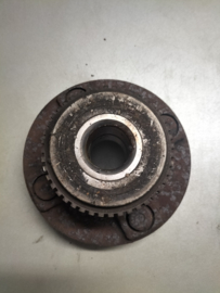 Hub rear Nissan 43200-9F510 N16/ P11/ WP11 Used part.