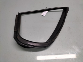 Weatherstrip-rear corner, left-hand Nissan Maxima A32 82273-40U00 (82272-40U00) Used part.