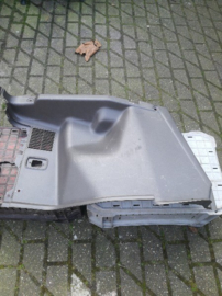 Zijafscherming kofferbak links Nissan Bluebird T72 - hatchback 84951-Q9601
