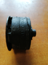 Insulator-body mounting, second Nissan Terrano2 R20 95520-0X000 (95512-0F000) Used part.