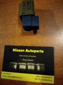 Relais claxon B13/ C23/ C32/ CG22/ J30/ K11/ M11/ N13/ N14/ P10/ S13/ S14/ T72/ W10/ Y10/  Y60/ Z32Nissan 25630-C9960 Gebruikt.