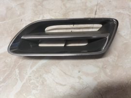 Grille front Nissan Primera P11/ WP11 62310-2F825 Original. Incomplete.